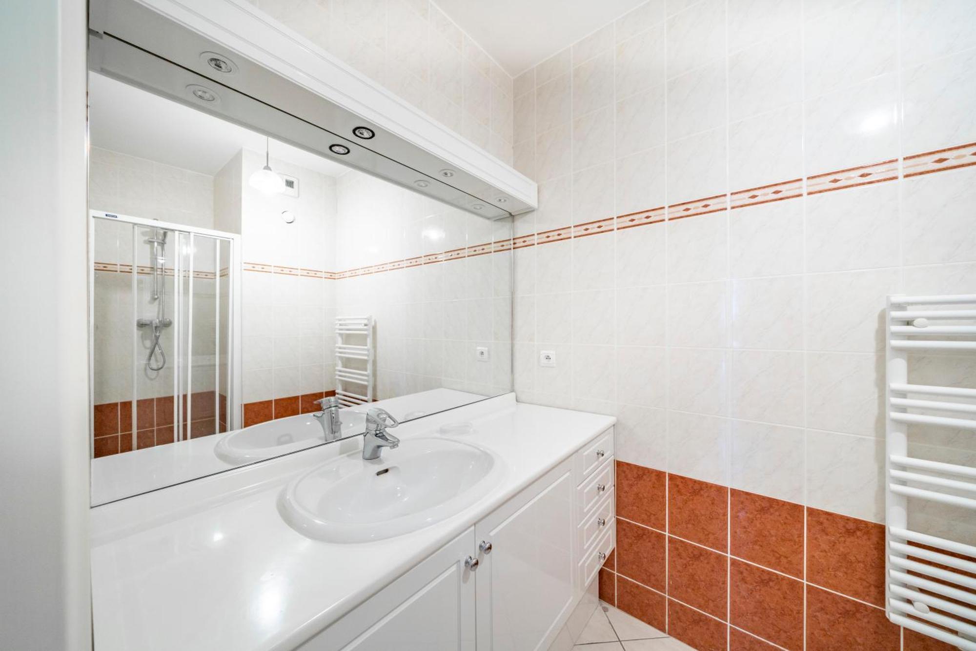 Apartment Jardin Florian, 8/10 Rue Victor Cousin, Cannes